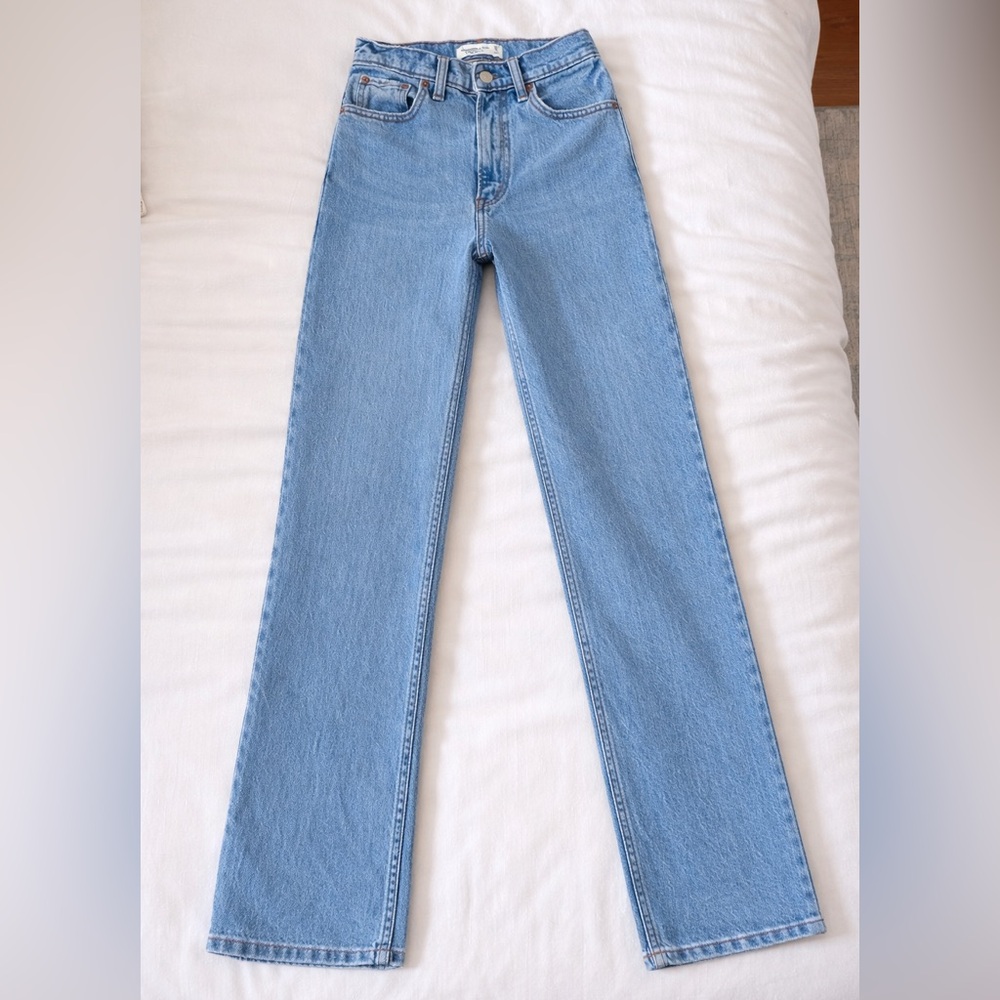 Abercrombie & Fitch 90’s Relaxed Jean